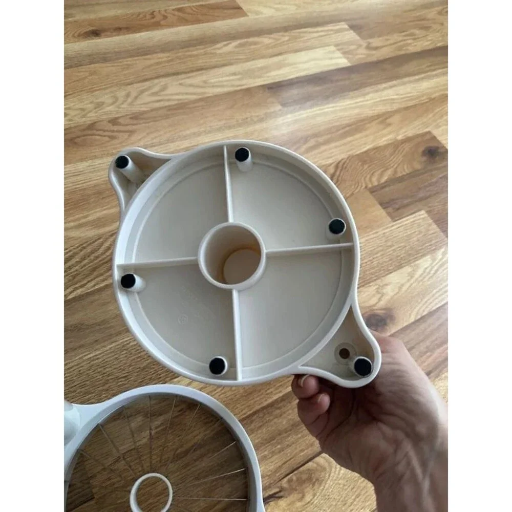 Blooming onion cutter